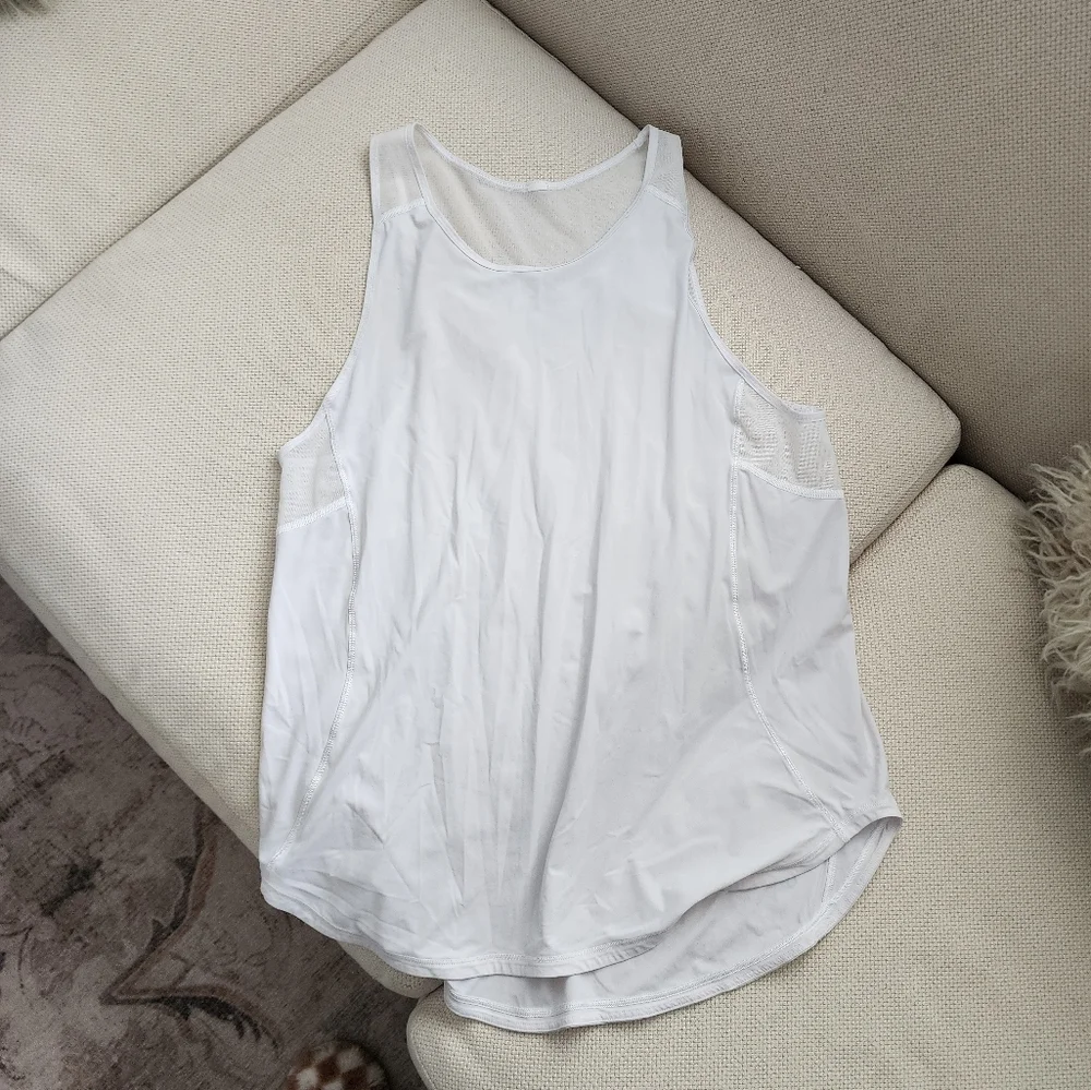 Lululemon Lightweight Running Kit Tank Top 🌿